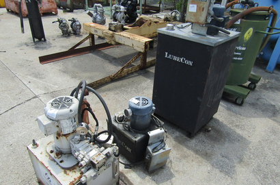 3838 e pontiac st 100