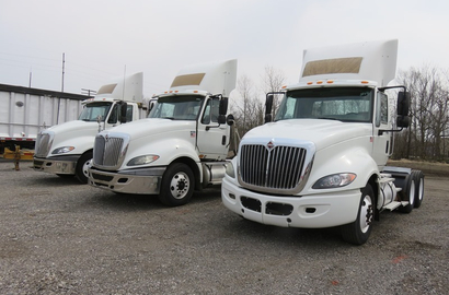 Heavy equipment auction 4