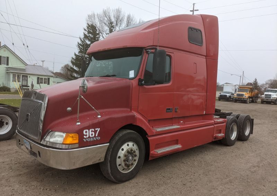 900