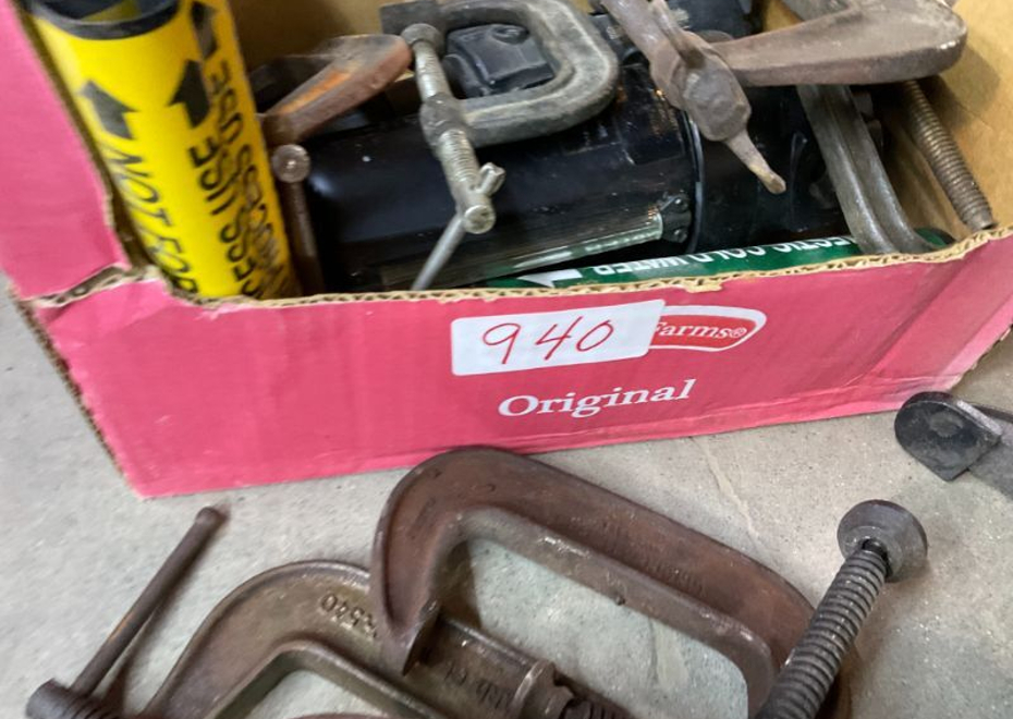 940 1