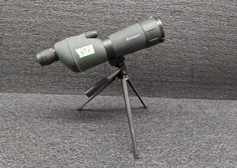 696 1