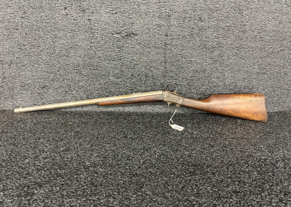 352