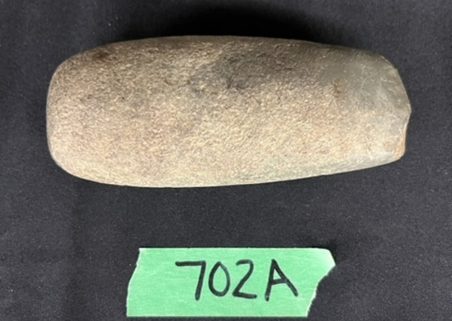 702 A 1