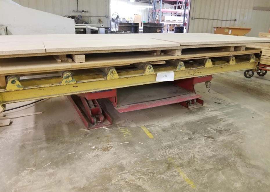 C28 Hydraulic Lift Yellow