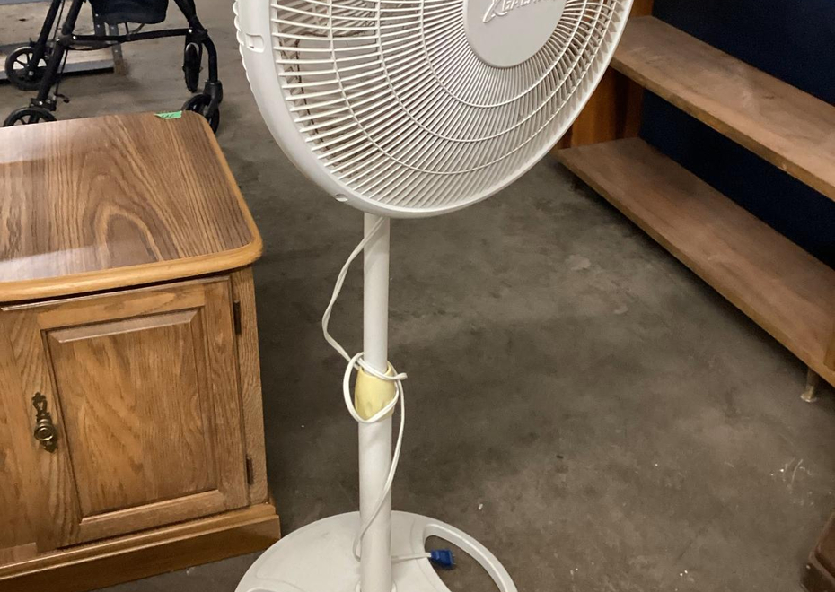 822 1