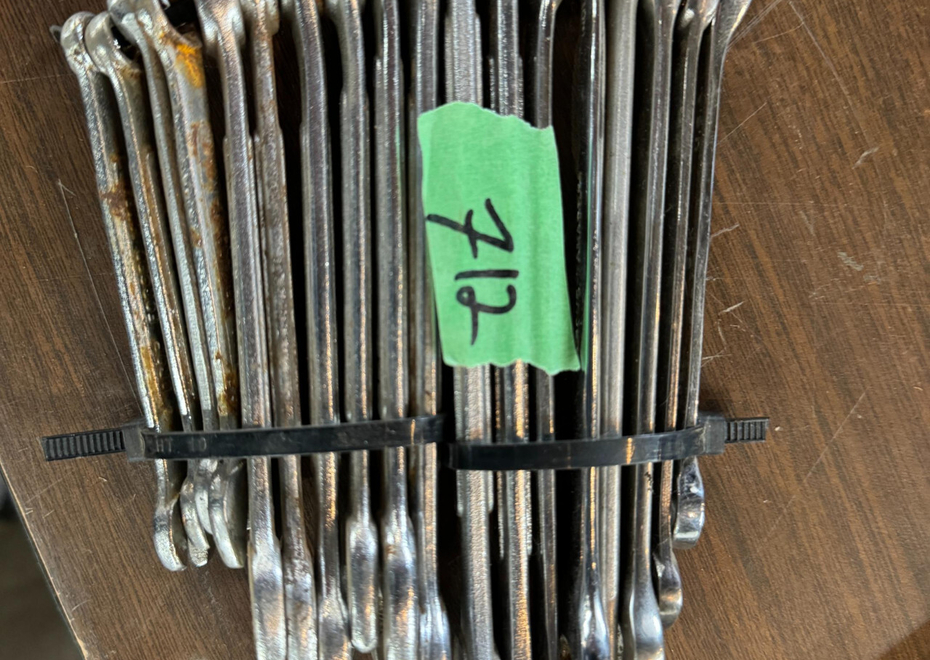 712 1