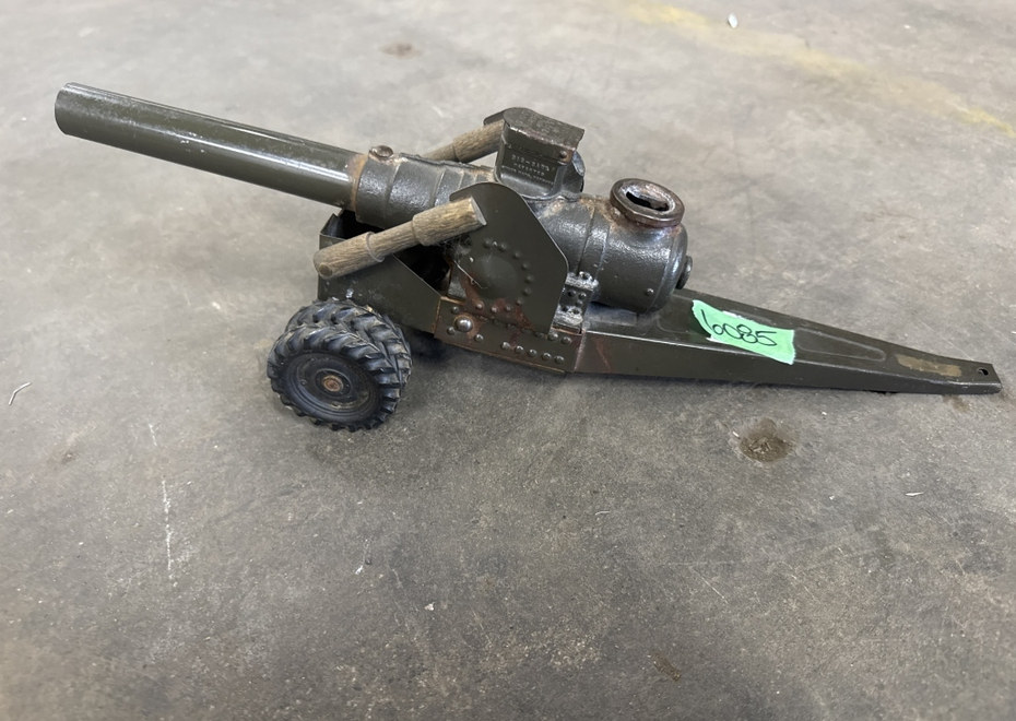 6085