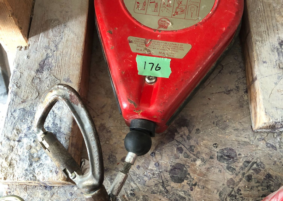 176 1