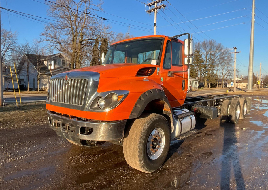 3200