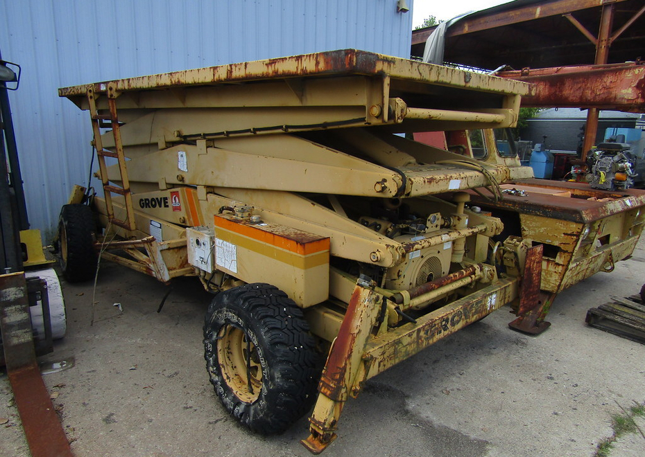 3838 e pontiac st 120