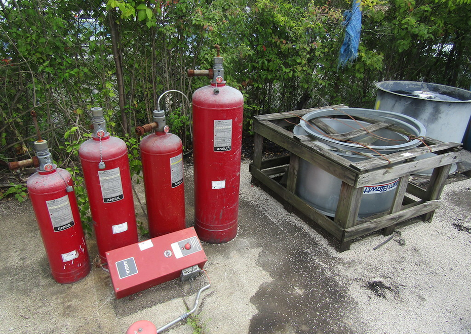 3838 e pontiac st 123