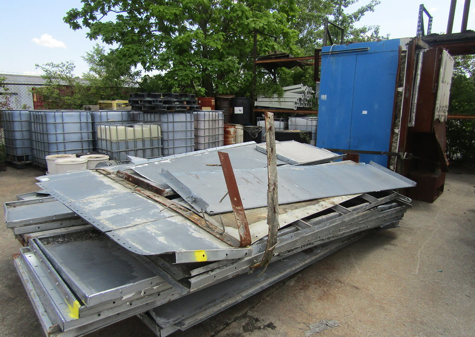 3838 e pontiac st 125