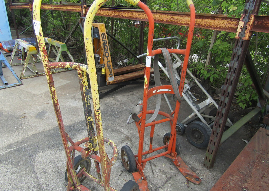 3838 e pontiac st 130