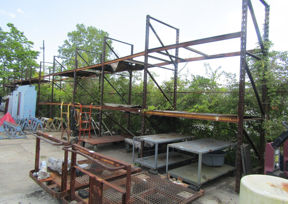 3838 e pontiac st 131