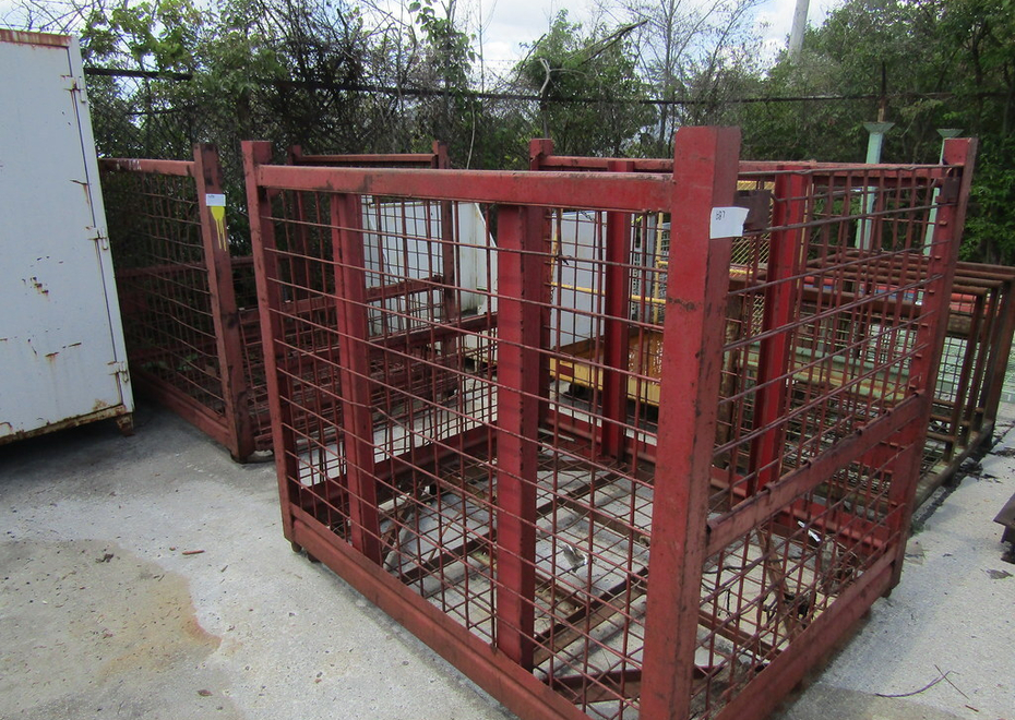 3838 e pontiac st 137