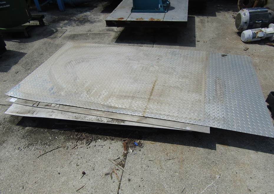 3838 e pontiac st 144