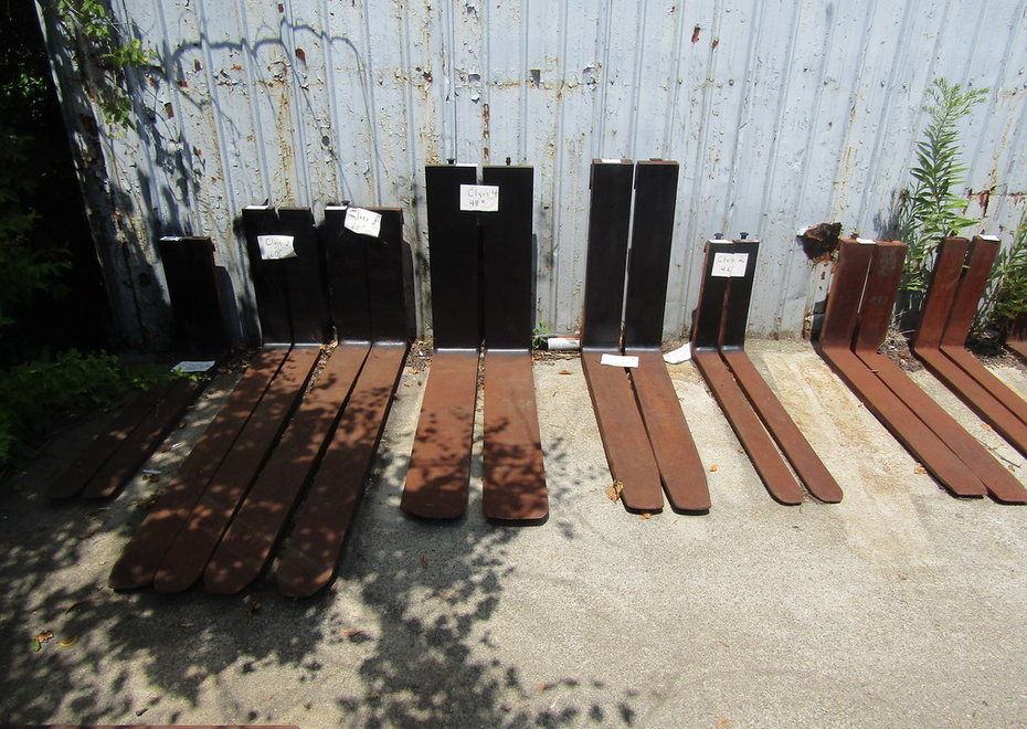 3838 e pontiac st 151