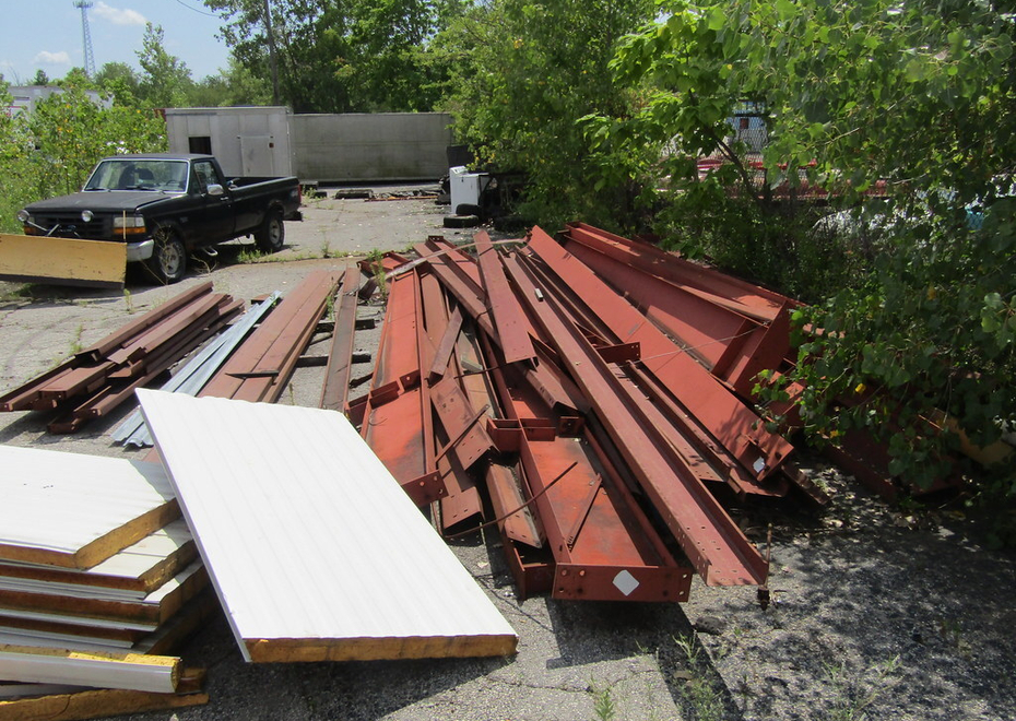 3838 e pontiac st 155