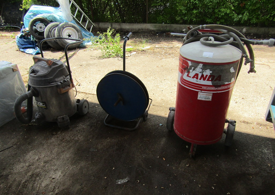 3838 e pontiac st 157