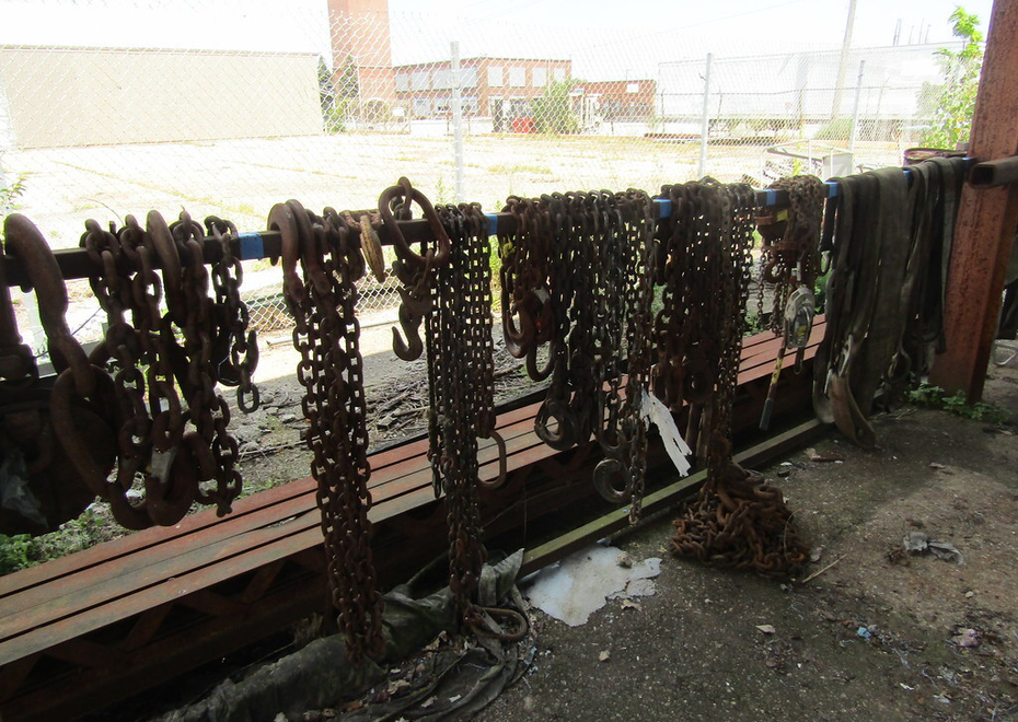 3838 e pontiac st 160