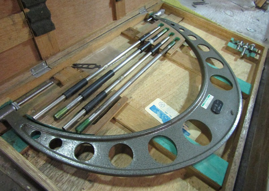 3838 e pontiac st 169