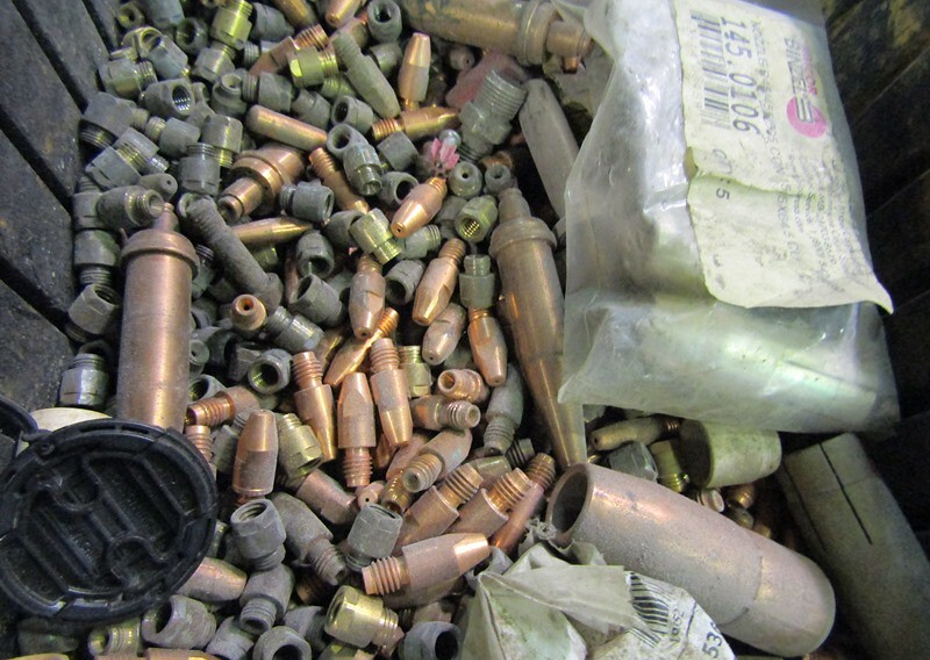 3838 e pontiac st 172