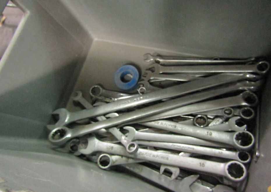 3838 e pontiac st 173