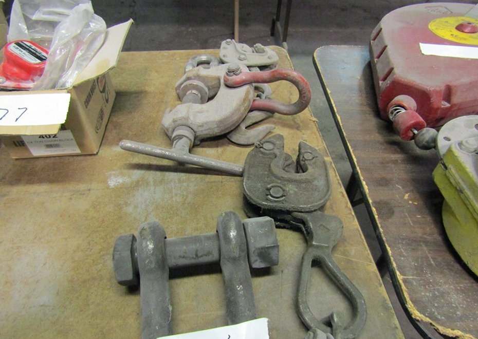 3838 e pontiac st 175