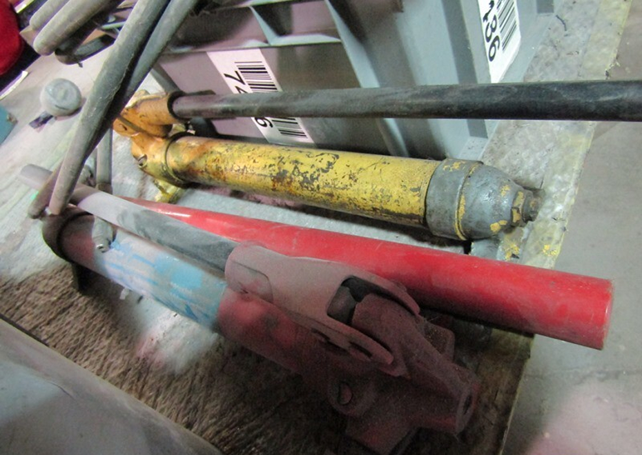 3838 e pontiac st 190