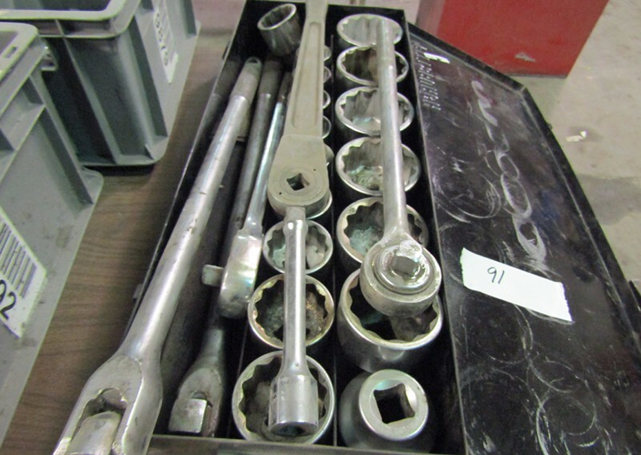 3838 e pontiac st 192