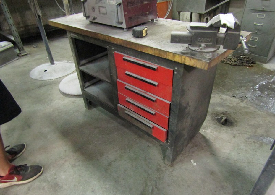 3838 e pontiac st 206