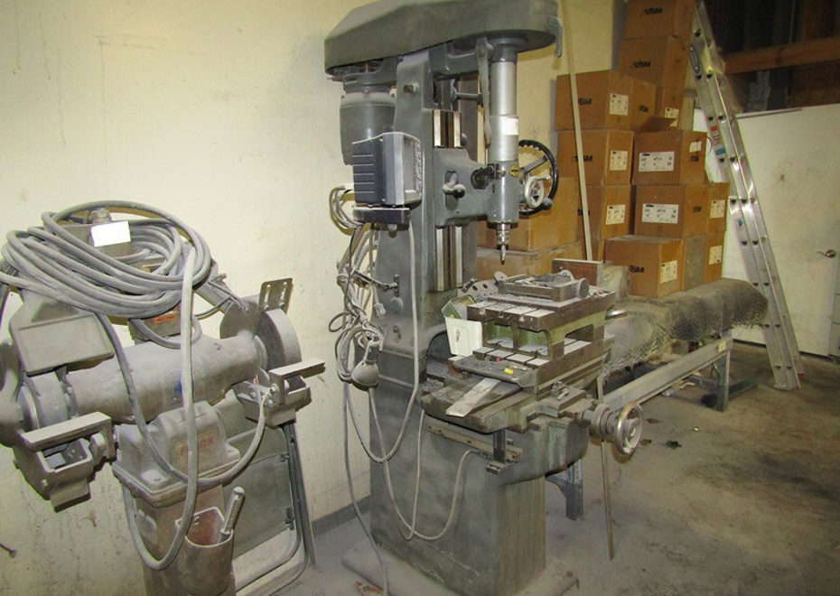 3838 e pontiac st 207