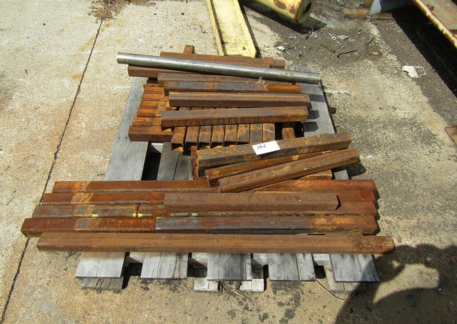 3838 e pontiac st 208