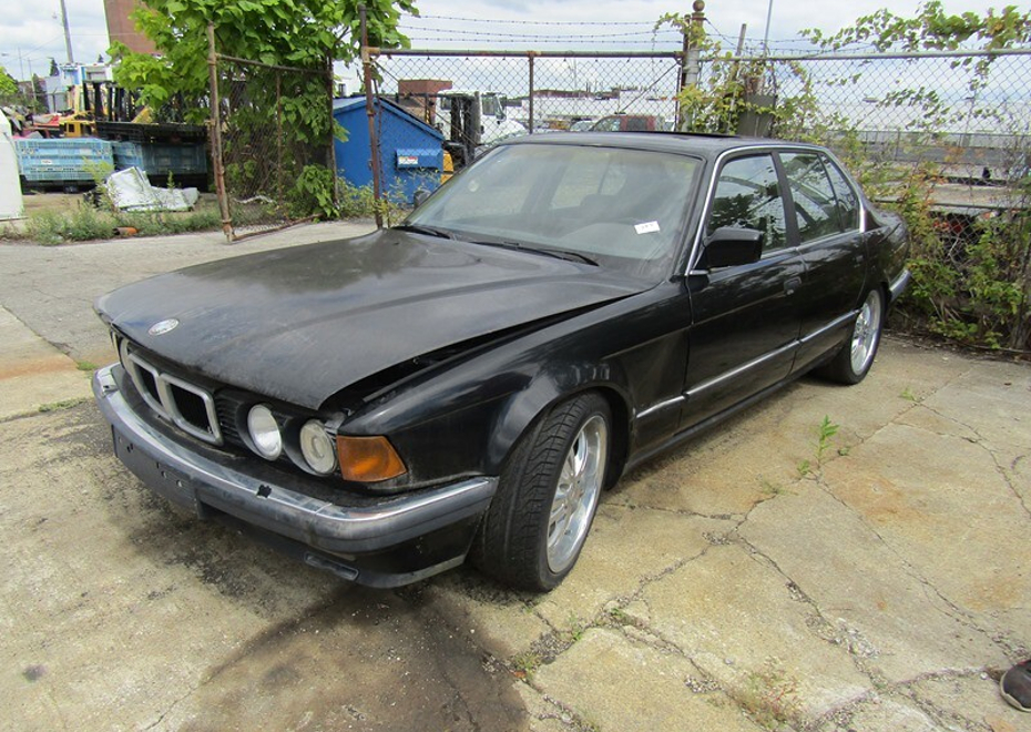 3838 e pontiac st 209