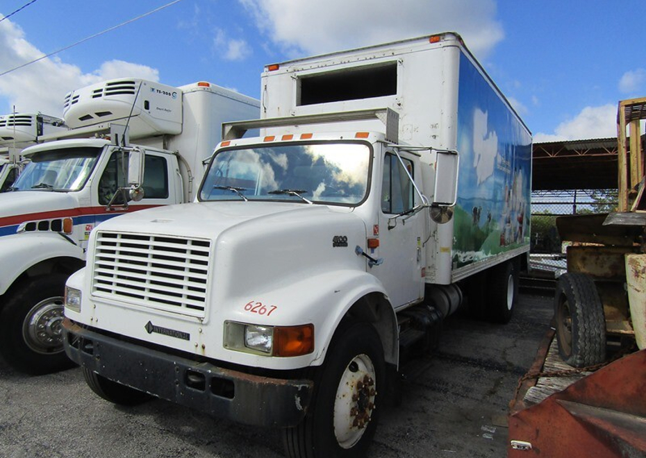 3838 e pontiac st 216