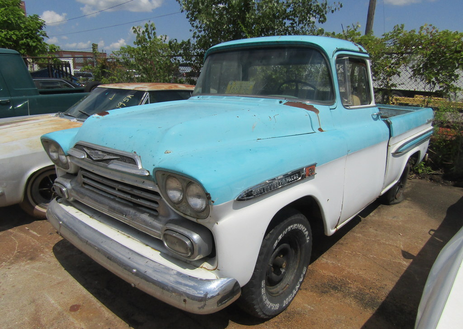 3838 e pontiac st 32