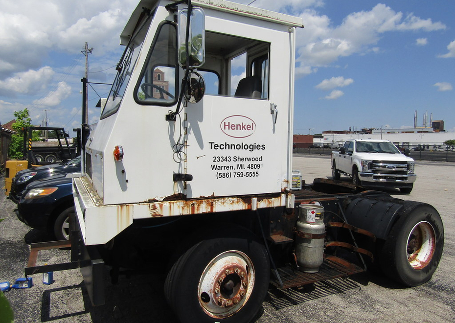 3838 e pontiac st 36