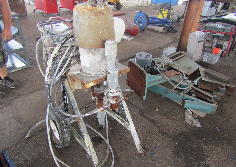 3838 e pontiac st 44