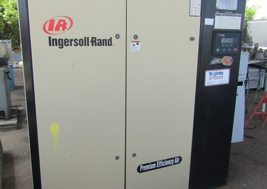 3838 e pontiac st 52