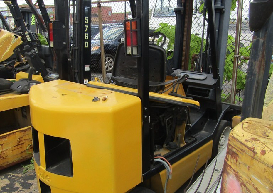 3838 e pontiac st 57