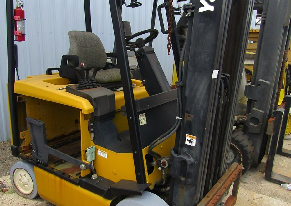 3838 e pontiac st 59