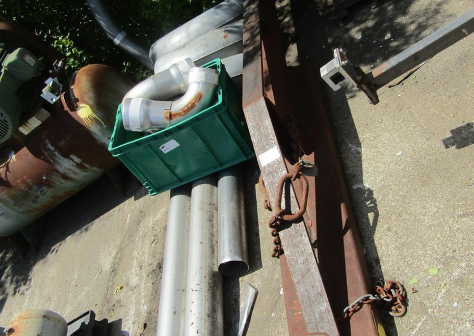 3838 e pontiac st 64