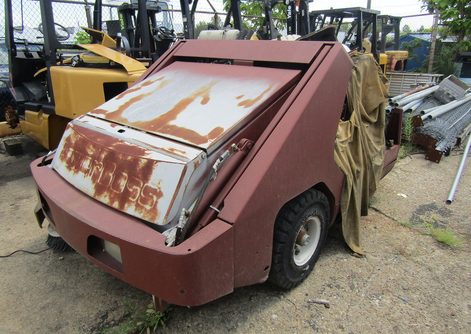 3838 e pontiac st 70