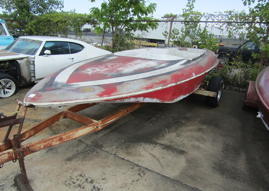 3838 e pontiac st 76