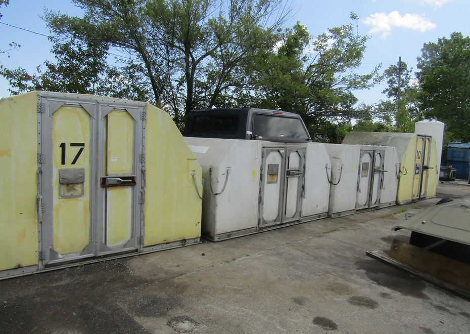 3838 e pontiac st 80