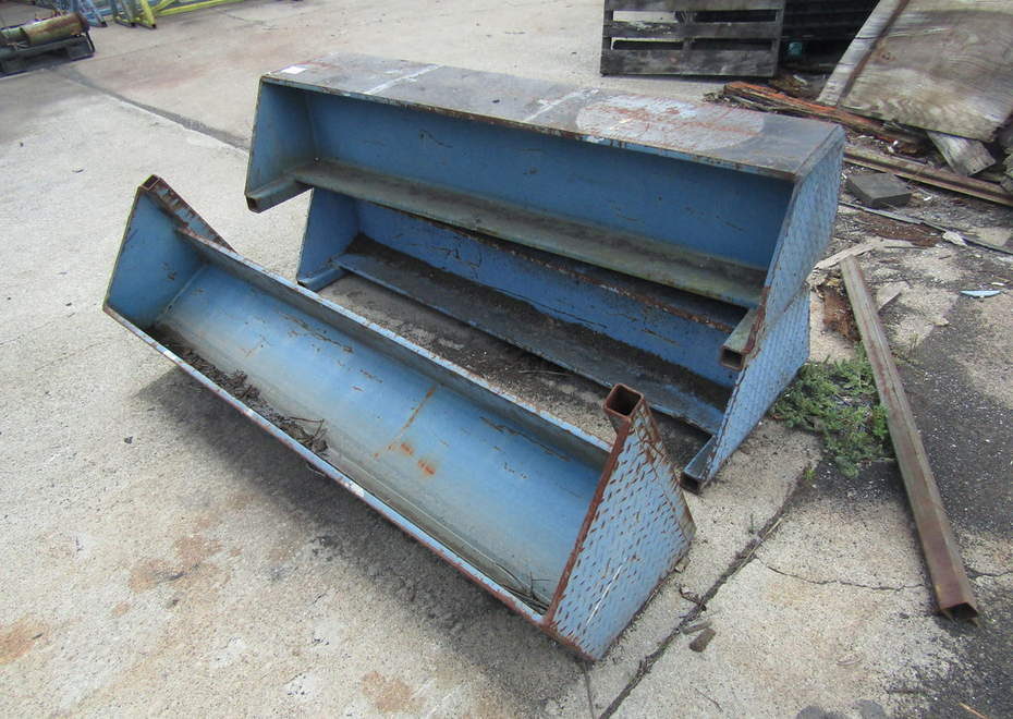 3838 e pontiac st 82