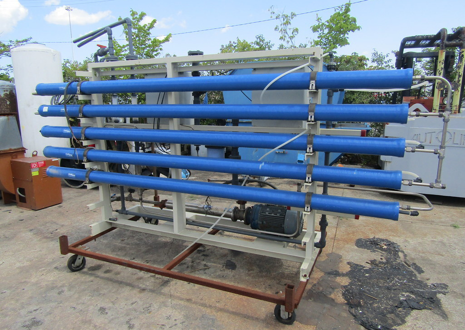 3838 e pontiac st 85