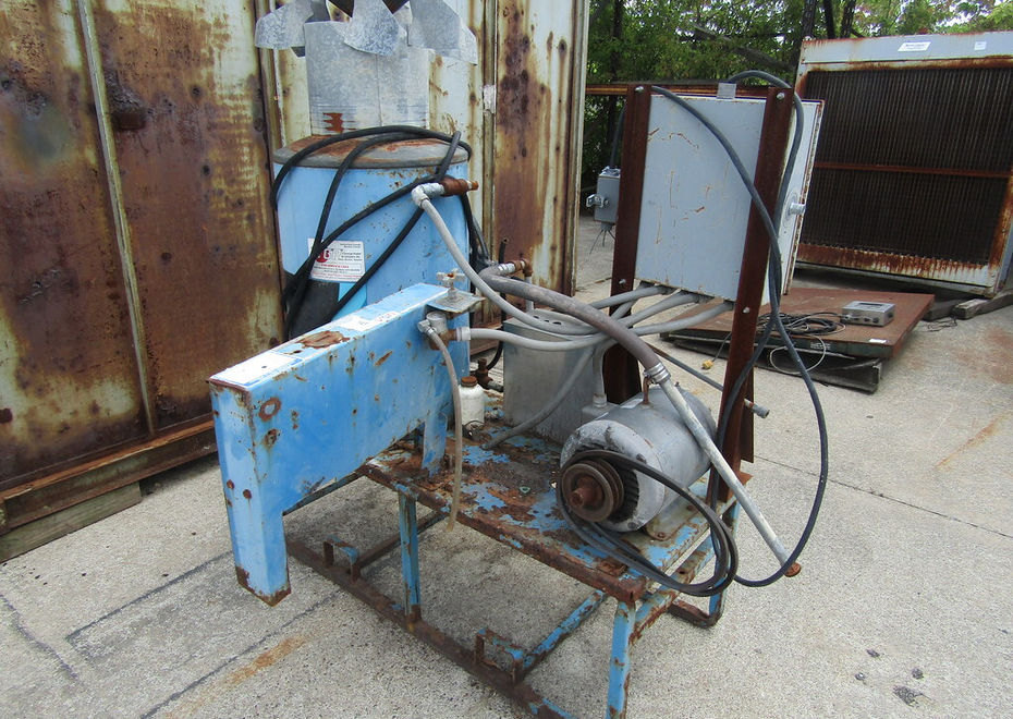 3838 e pontiac st 86