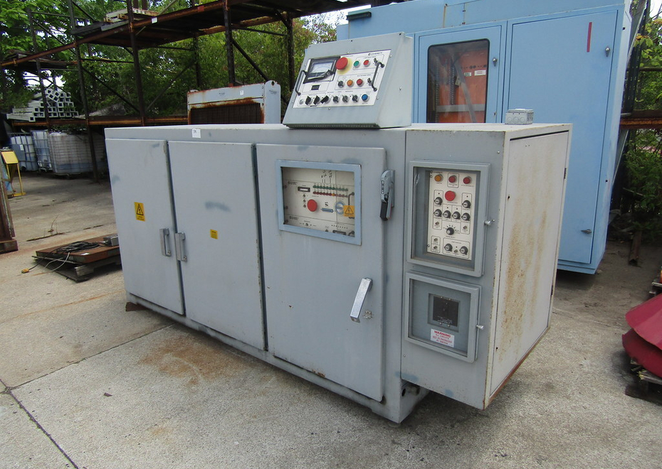 3838 e pontiac st 90