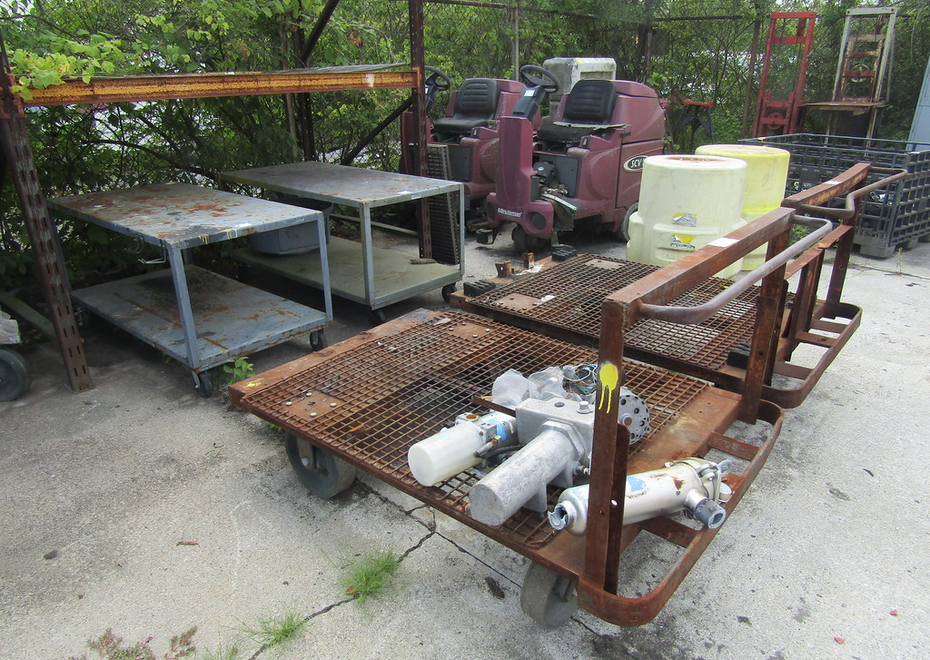 3838 e pontiac st 93